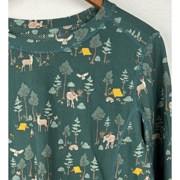 Duluth Tops - Duluth Trading Women Buck Naked Base Layer Medium L/S Green Deer Forest Print